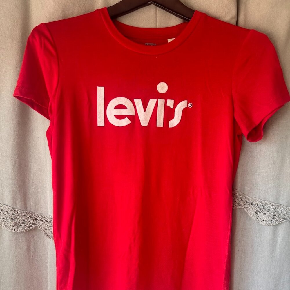 Levi's Red Women's T-Shirt Red Size Small Felt Cotton